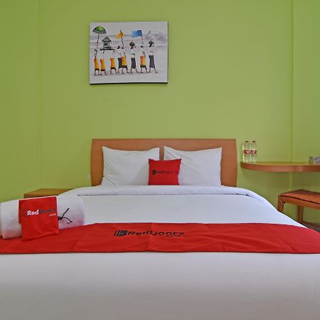 Reddoorz Plus @ Mahendradatta Denpasar Экстерьер фото