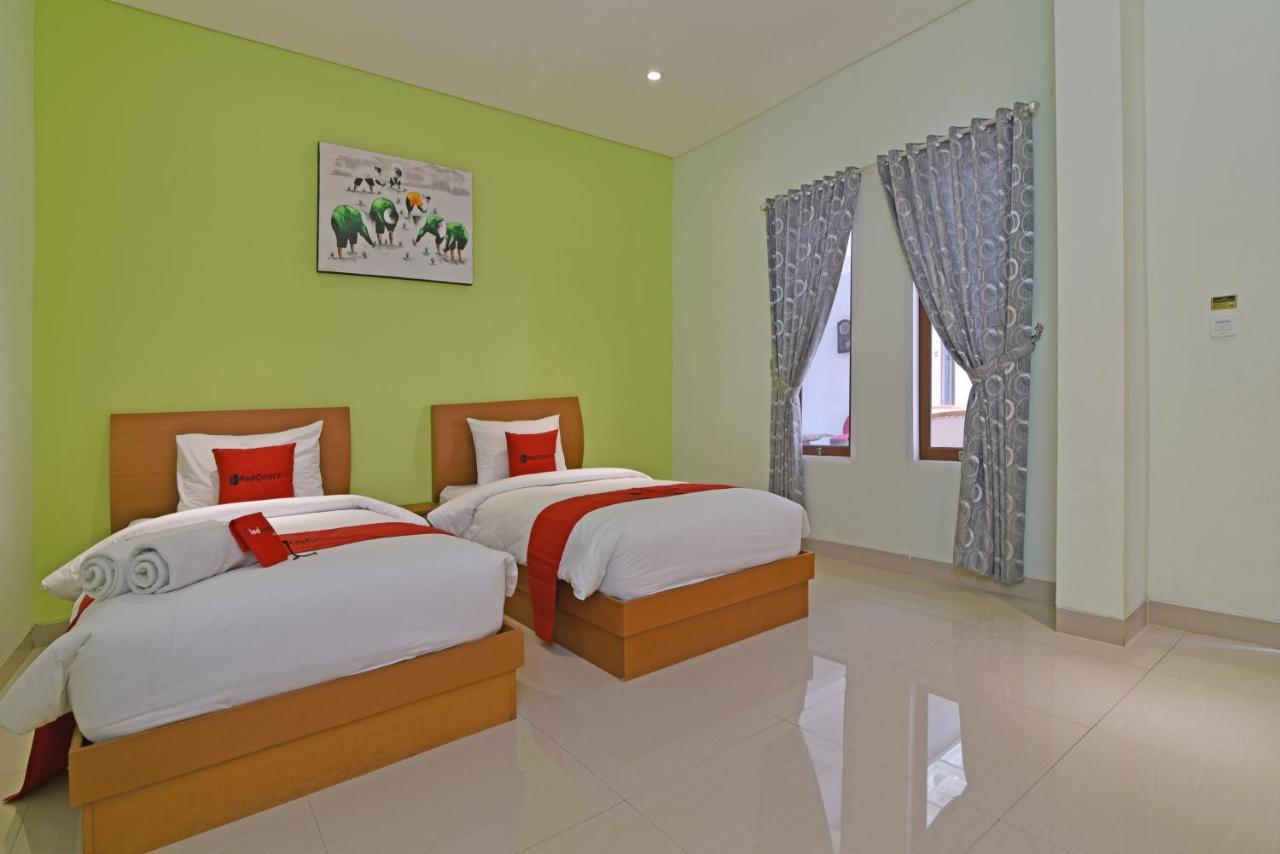 Reddoorz Plus @ Mahendradatta Denpasar Экстерьер фото
