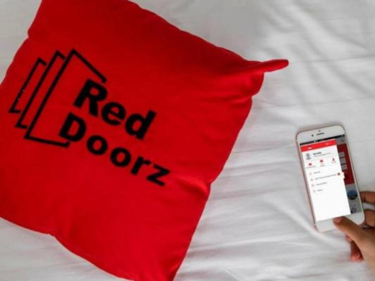 Reddoorz Plus @ Mahendradatta Denpasar Экстерьер фото